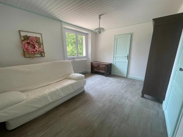 Maison 130m2 avec dépendance, plan d'eau et un hectare de terrain plat