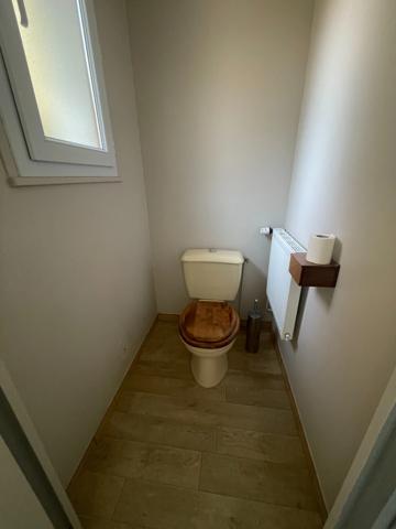 Maison 130m2 avec dépendance, plan d'eau et un hectare de terrain plat