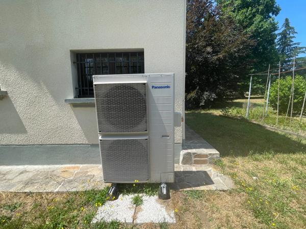 Maison 130m2 avec dépendance, plan d'eau et un hectare de terrain plat
