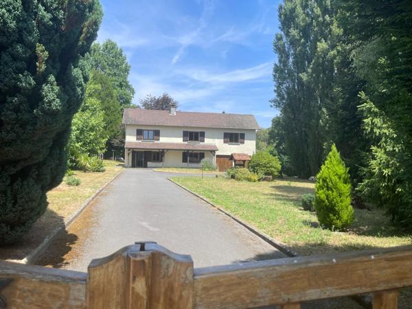 Maison 130m2 avec dépendance, plan d'eau et un hectare de terrain plat