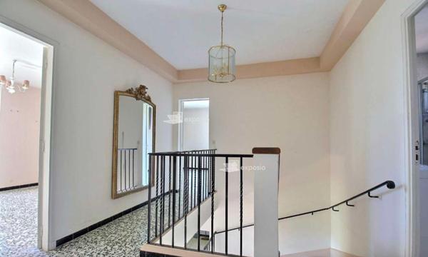 Le Castellet  Propriété de caractère au potentiel exceptionnel, au coeur d'un écrin de nature - 860 000 euros