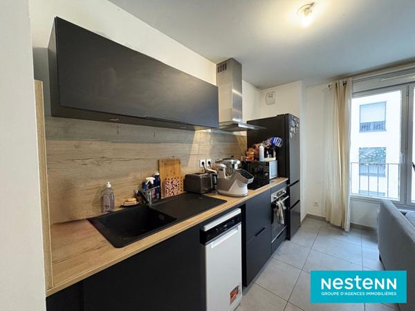 STUDIO de 29.42m² avec cave et garage fermé en sous-sol situé à Vaulx-en-Velin Centre.