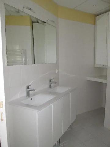 Appartement à louer 4 pièces 74.33m² Lyon 6e Arrondissement (69006)