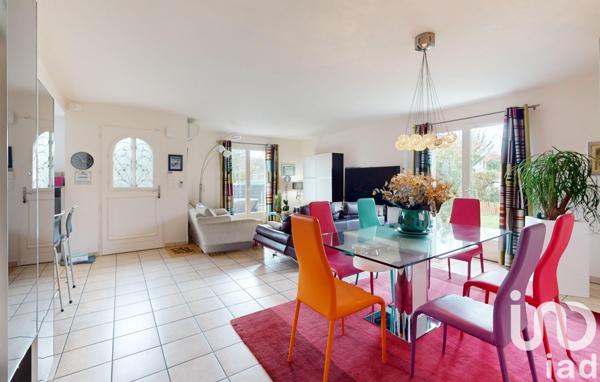 Pavillon 4 pièces de 82 m² à Clermont-Ferrand (63000)