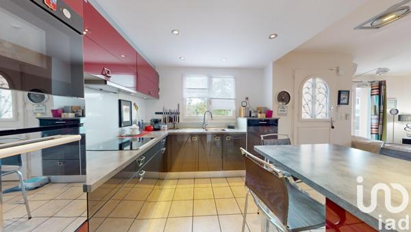 Pavillon 4 pièces de 82 m² à Clermont-Ferrand (63000)