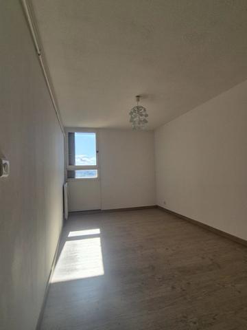 Appartement type 4 avec terrasse