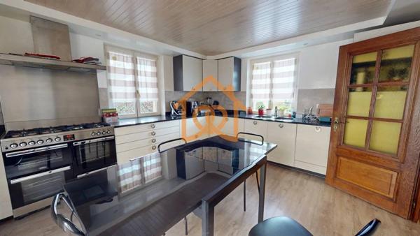 En exclusivité Jolie Maison de 150m² au sol à HOLTZHEIM avec piscine chauffée, climatisation sur 7 ares de terrain