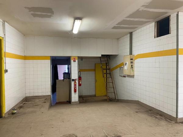 IMMEUBLE COMMERCIAL ET HABITATION EN COEUR DE VILLAGE