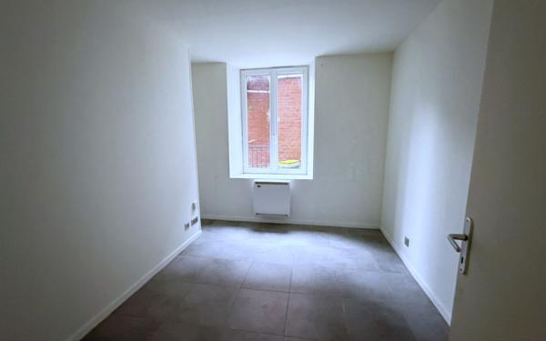 Appartement à louer    3 pièces •  La Fère