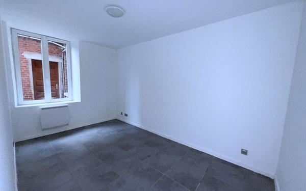 Appartement à louer    3 pièces •  La Fère