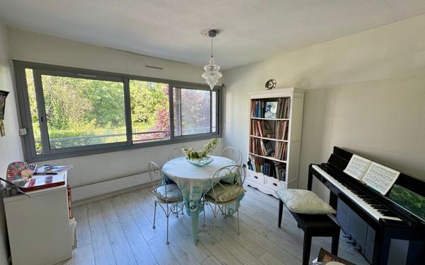 Appartement à vendre    3 pièces • 83,66 m2 Bordeaux