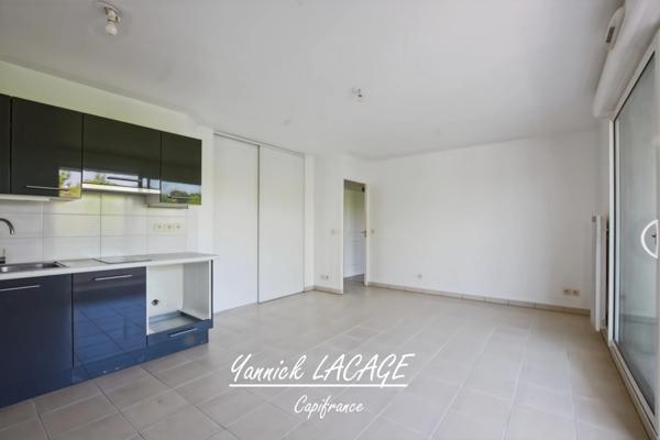 Appartement T2 de 42 m2 avec grande terrasse, parking privé – Résidence récente – Quartier La Grognarde / La Pomme – Marseille 11ᵉ