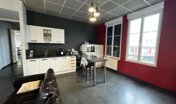 A VENDRE : BATIMENT INDEPENDANT DE BUREAUX D'ENVIRON 550 M² AVEC TERRASSES ET STATIONNEMENTS
