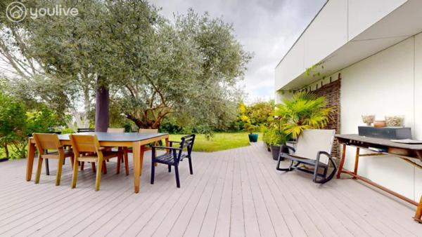 Maison familiale de 229 m² habitables – 5 chambres, bureau, espace indépendant et jardin paysager
