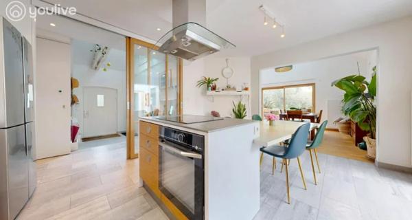 Maison familiale de 229 m² habitables – 5 chambres, bureau, espace indépendant et jardin paysager