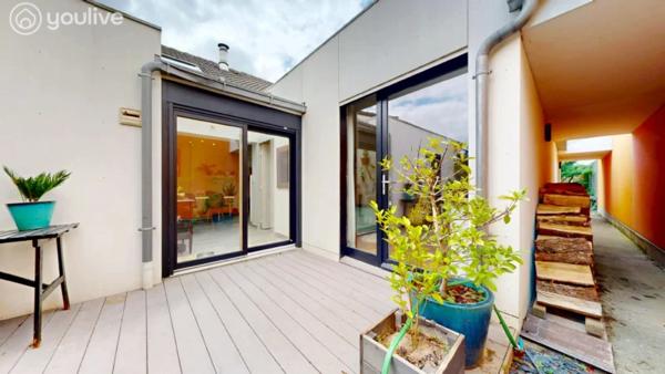Maison familiale de 229 m² habitables – 5 chambres, bureau, espace indépendant et jardin paysager