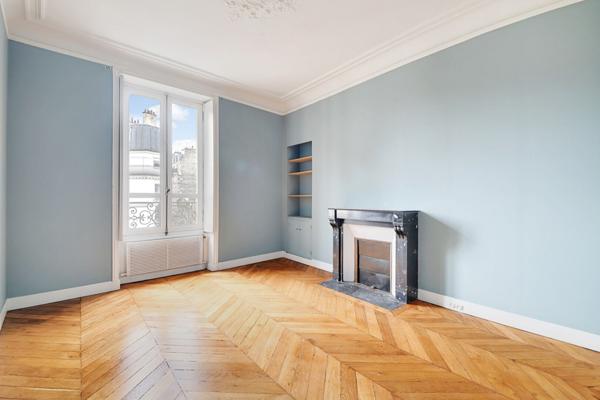Appartement d'exception avec vue sur le Sacré Coeur Paris 5 pièce(s) 90 m2