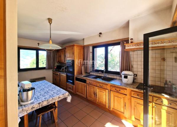 Villa d'architecte avec vue dominante