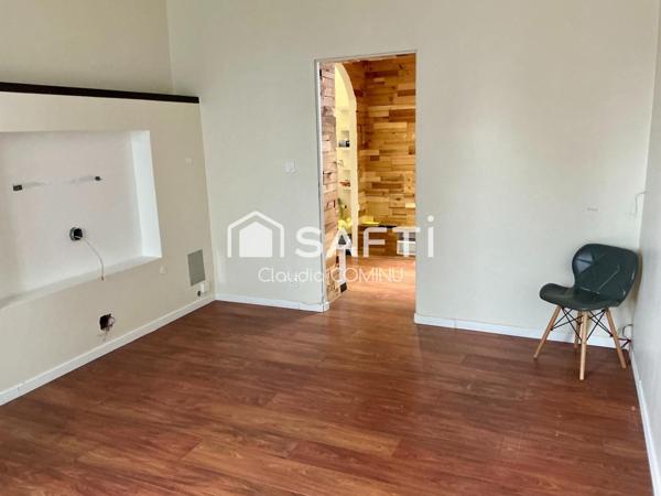 Appartement F4, d'environ 117 m2, avec terrasse, parking et cave