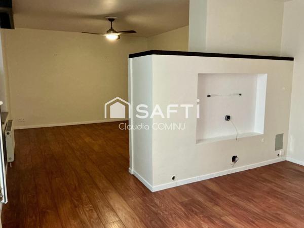 Appartement F4, d'environ 117 m2, avec terrasse, parking et cave