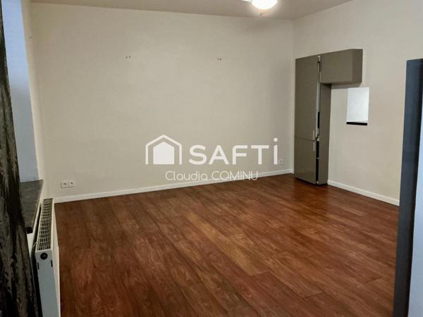 Appartement F4, d'environ 117 m2, avec terrasse, parking et cave