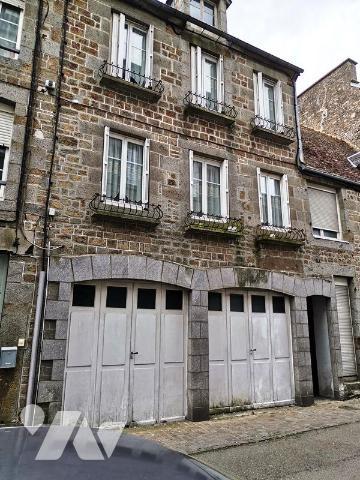 LA FERTE MACE: Centre ville maison en pierres 3 chambres, garage
