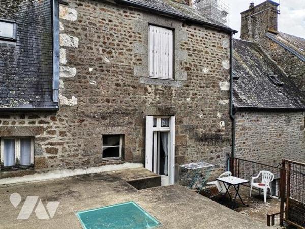 LA FERTE MACE: Centre ville maison en pierres 3 chambres, garage