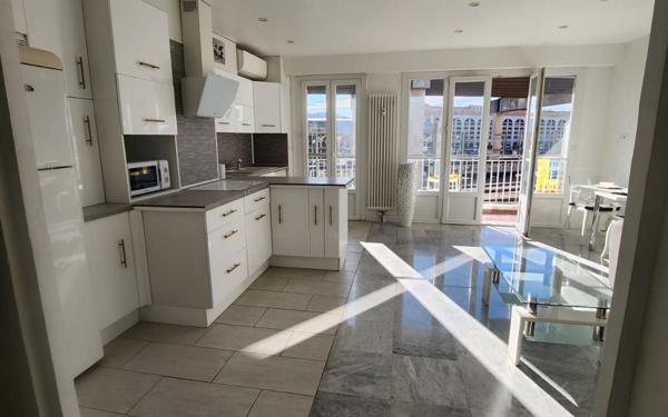 Appartement à louer    1 pièce •  Nice