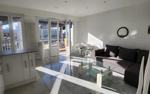 Appartement à louer    1 pièce •  Nice