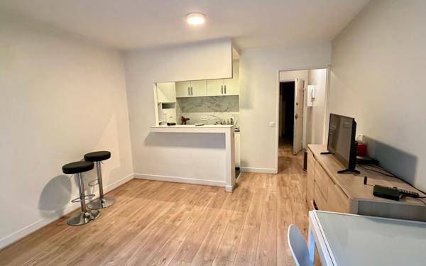 Appartement à louer    1 pièce •  Paris 12