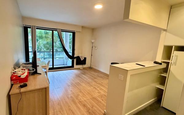 Appartement à louer    1 pièce •  Paris 12