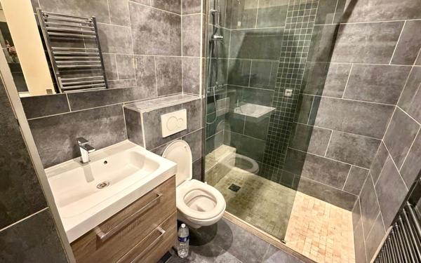 Appartement à louer    1 pièce •  Paris 12