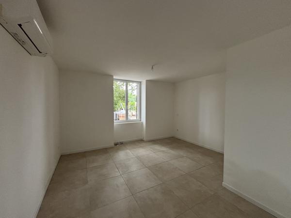 Appartement
         4 pièces
        - 110 m² 248 000 € *