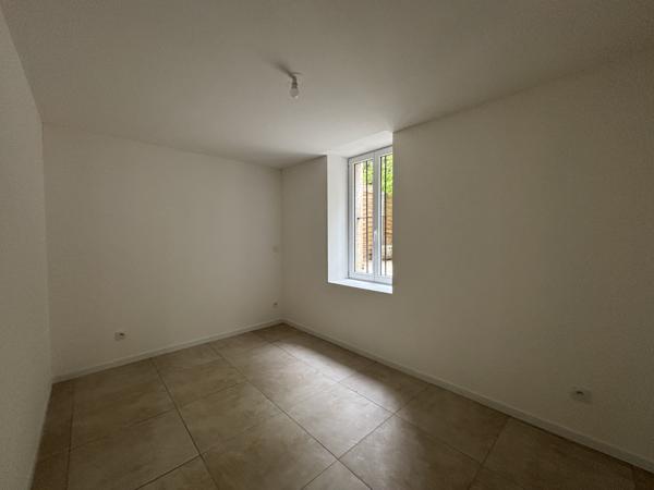 Appartement
         4 pièces
        - 110 m² 248 000 € *