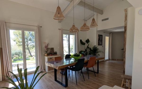 Maison à vendre    5 pièces • 126,53 m2 Montfrin