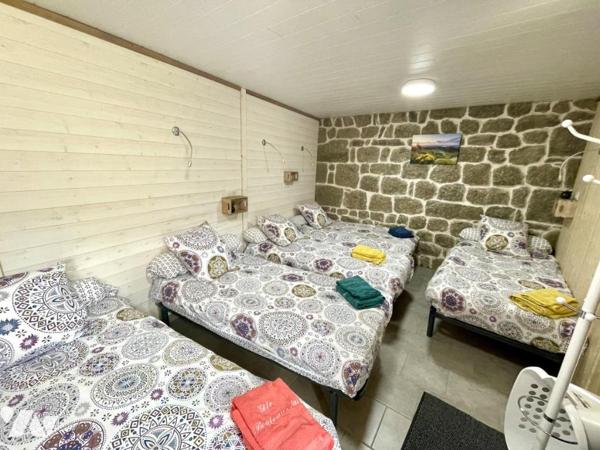 A VENDRE MAISON A LAJO ET GITE & CHAMBRES D'HOTES 