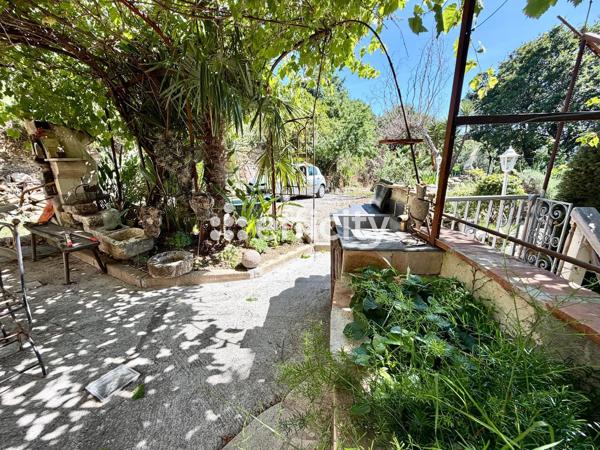 Maison
         6 pièces
        - 159 m² Bien prestige 450 000 € *