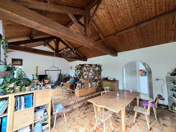 Grande maison avec dépendances et grand garage à vendre à Nantes Bords de Sèvres