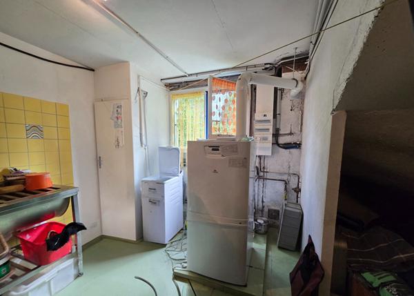 Grande maison avec dépendances et grand garage à vendre à Nantes Bords de Sèvres