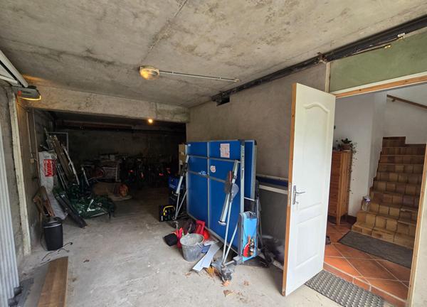 Grande maison avec dépendances et grand garage à vendre à Nantes Bords de Sèvres