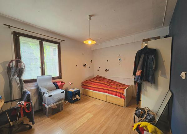 Grande maison avec dépendances et grand garage à vendre à Nantes Bords de Sèvres