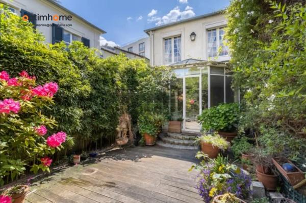BIEN RARE : Élégante Maison de 150 m² dans une Impasse Privée à Neuilly-Sur-Seine