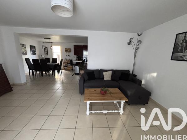 Maison à vendre 6 pièces 127 m² Courville-sur-Eure