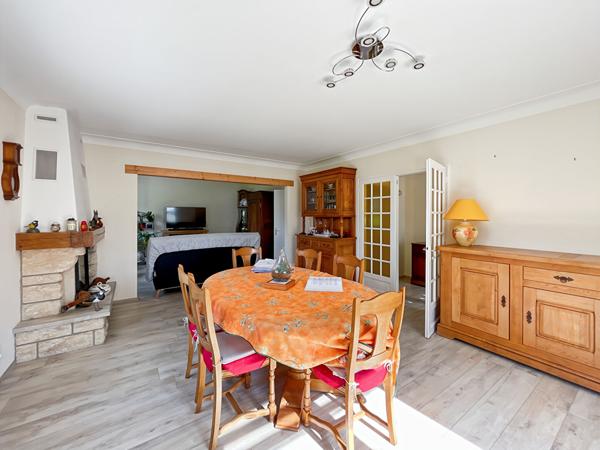 Maison T4 avec garage sur 827m² de terrain - LE PERRIER