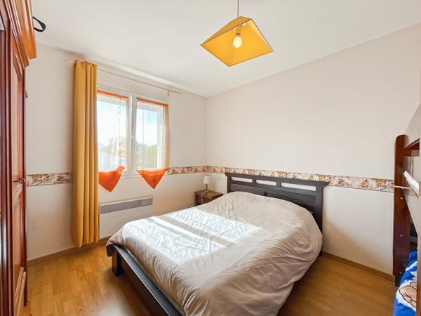 Maison T4 avec garage sur 827m² de terrain - LE PERRIER