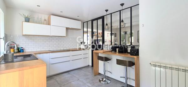 Maison Bouc Bel Air 138 m2, 3 chambres, sur terrain de 517 m2 avec piscine