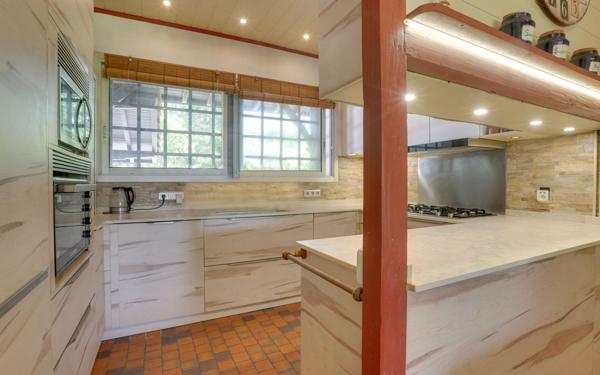 Maison à vendre    5 pièces •  Urrugne