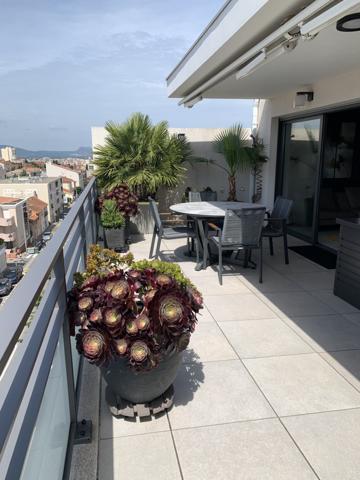 ST RAPHAEL AU DERNIER ETAGE F4 APERCU MER Saint-Raphaël (83700)