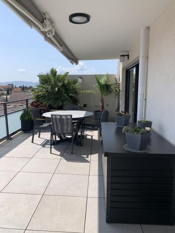 ST RAPHAEL AU DERNIER ETAGE F4 APERCU MER Saint-Raphaël (83700)