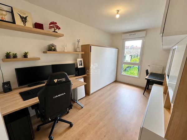 Appartement Verneuil Sur Seine 4 pièce(s) 83 m2 390 000 € **  - Référence  1175
